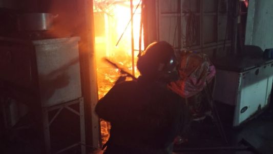 Tragedia en Sauce Viejo: una mujer de 74 años murió en un incendio que destruyó su casa