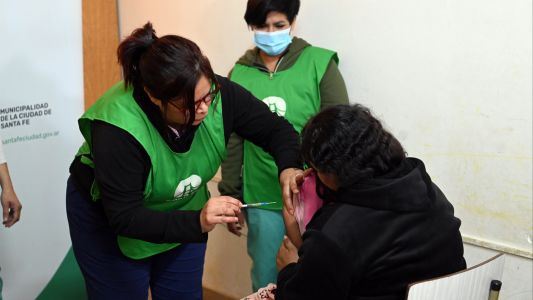 Relanzan la campaña de vacunación en las escuelas de la ciudad