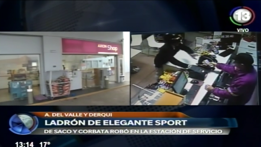 CON TRAJE DE LADRÓN