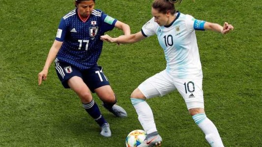 Argentina enfrenta a Inglaterra en el Mundial femenino