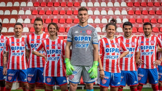 Se develó la incógnita: Unión presentó su nueva indumentaria