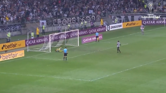 Colón vivió su noche soñada y se clasificó a la final de la Copa Sudamericana en un final infartante