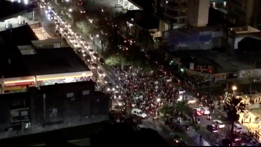 Santa Fe se vistió de rojo y negro en la noche de ayer