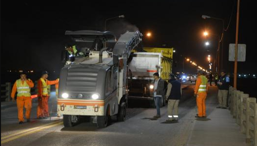 Continúan las obras de repavimentación del puente Santa Fe-Santo Tomé