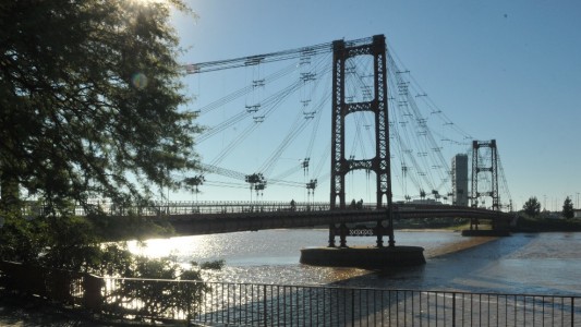 Después de la lluvia, el sol en la ciudad con aumento de temperatura