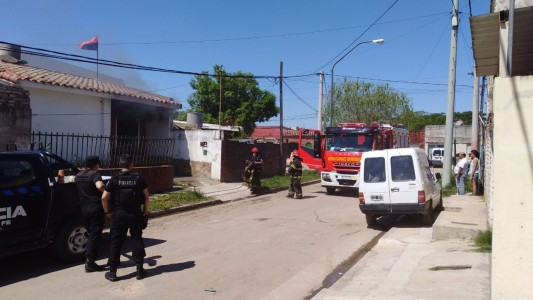 Se incendió una vivienda en Barrio Chalet con un menor en su interior