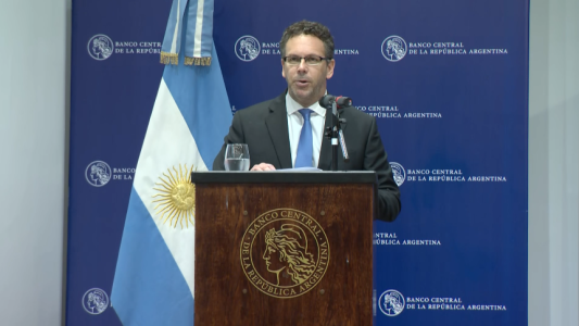 Así anunciaba Sandleris el endurecimiento del cepo