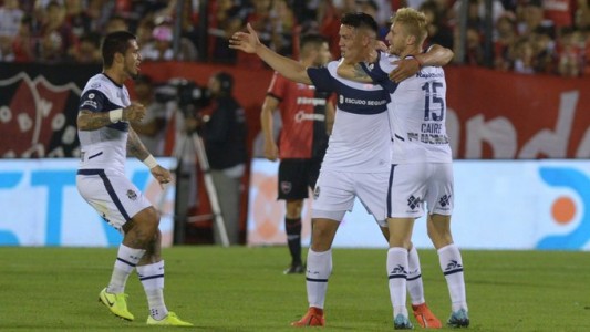 Regalo de cumpleaños para Diego: Gimnasia goleó a Newell's