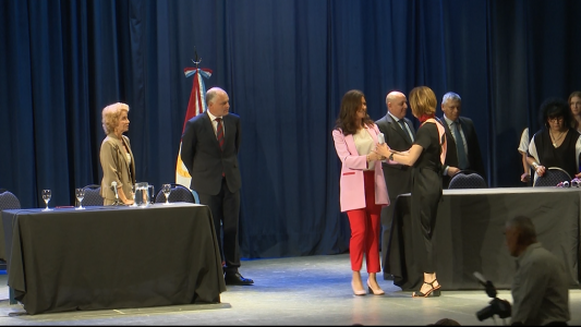 Entregan diplomas a autoridades electas en los últimos comicios