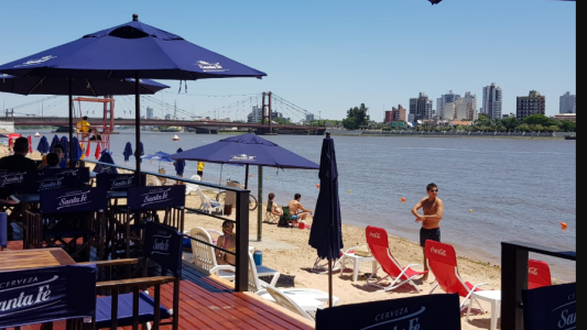 Se podrá tomar sol pero no meterse al agua en las playas de la ciudad