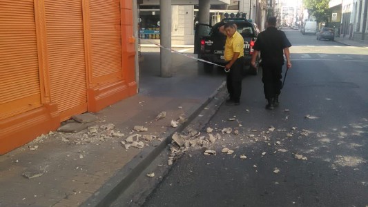 Cedió parte de un balcón en pleno centro de Santa Fe