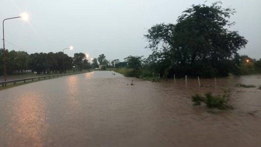 Serios problemas en diferentes rutas de la provincia debido a la abundante lluvia