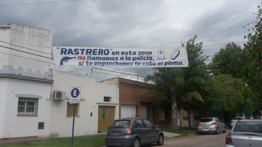 Un pasacalles con inscripción amenazante apareció en Barrio Escalante