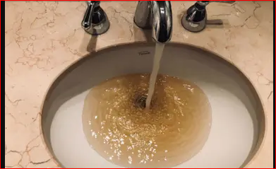 Vecinos reclaman por turbiedad en el agua potable