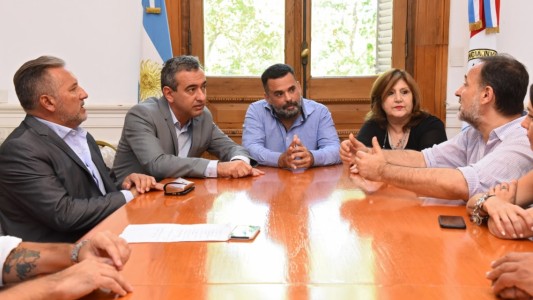 Firmaron un convenio para el mejoramiento de 100 escuelas de la provincia