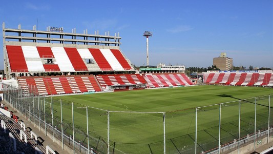 Coronavirus: los partidos de fútbol y básquet se jugarán sin público