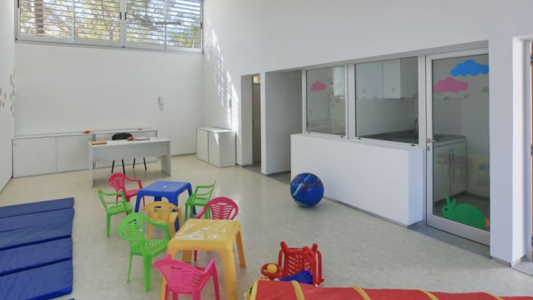 La Municipalidad exime a docentes de concurrir a trabajar y dispuso el cierre de los shoppings