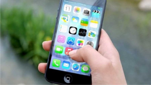 Implantarán una aplicación en el celular de quienes no cumplan con el aislamiento