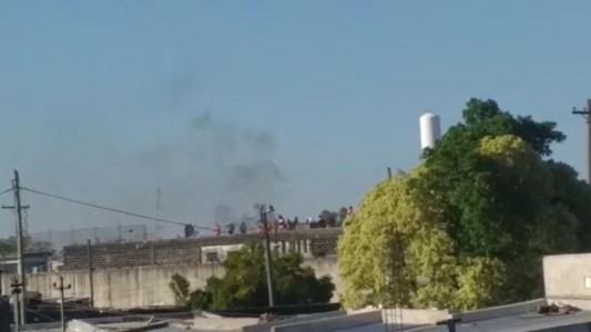 Sigue la tensión con los internos de la cárcel de Las Flores