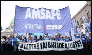 Docentes oficiales piden un aumento de emergencia al gobierno