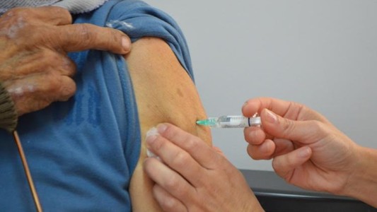 Para Carlos Parola “se ha empezado y con mucho éxito la vacunación antigripal"