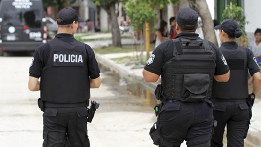 Detuvieron a dos personas en Santa Fe por instigar saqueos a supermercados