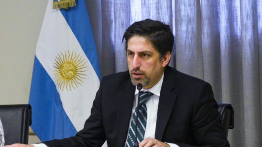 Trotta: "Es difícil imaginar" que regresen los alumnos a las aulas después del 12 de abril