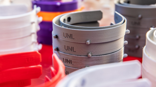 La UNL comenzó a entregar protectores faciales a hospitales y sanatorios Santa Fe y Esperanza