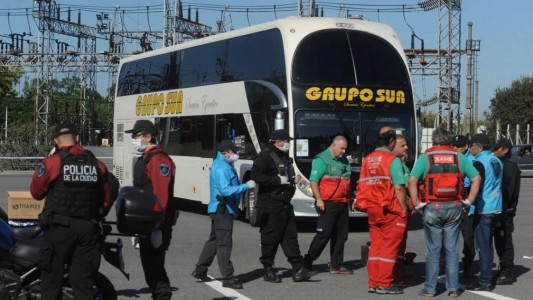 Interceptan en Parque Avellaneda otro micro con extranjeros procedentes de Mendoza