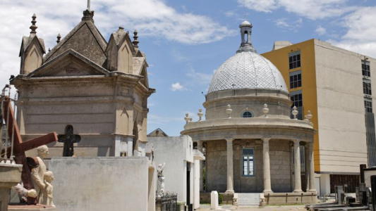 El Cementerio Municipal solo realiza inhumaciones y cremaciones