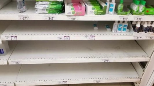 Falta de alcohol: productor afirmó que se generan "1.300 millones de litros por año" y apuntó a intermediarios