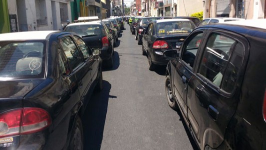Taxistas autoconvocados reclaman una ayuda económica para subsistir