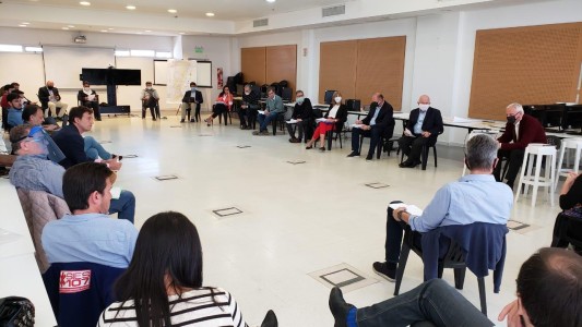 Miguel Lifschitz propuso conformar un Comité de Crisis Económico y Social