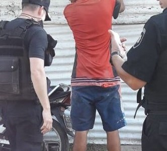 Tienen 15 y 16 años, estaban armados en la calle y violando la cuarentena