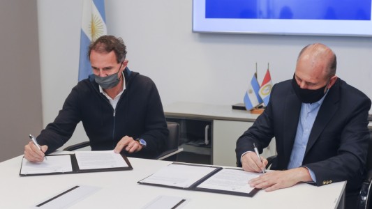 Perotti y Katopodis firman convenio para obras de agua potable y cloacas en 9 ciudades