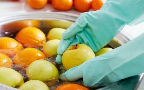 Especialistas alertan: el mal uso de productos de limpieza causa intoxicaciones