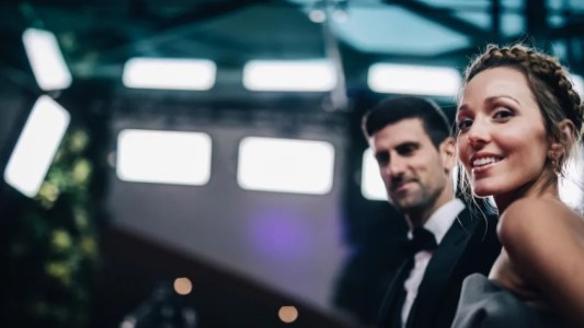 Video: la mujer de Novak Djokovic lo dejó pelado