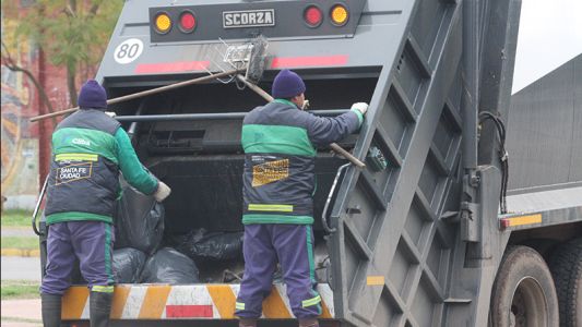 Cliba no recoge los residuos durante la mañana de este lunes