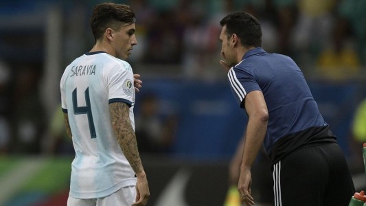 El futbolista Renzo Saravia fue a visitar a su padre y debieron aislar a 22 personas