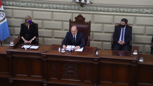 Perotti y Rodenas se bajaron un 50% de su sueldo y un 40% el de los ministros