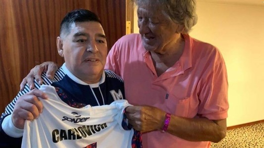 El "Trinche" Carlovich: el crack invisible que se fue al cielo en bicicleta