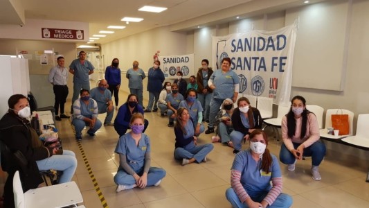Reclamo de empleados de dos sanatorios por incumplimientos salariales