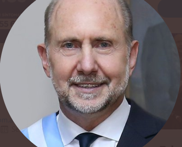 Perotti. "Argentina necesita mantener una deuda sostenible"