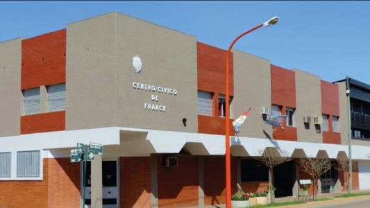 El presidente comunal de Franck fue acusado de violar el aislamiento