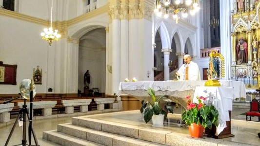 Confesiones con turno y sin misas ni celebraciones por ahora en las Iglesias