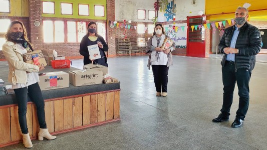 Avanza la distribución de los cuadernos educativos en todo el territorio santafesino