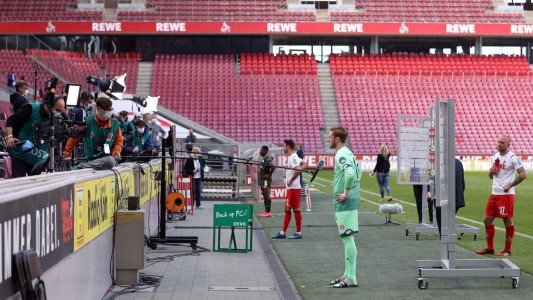 Deportes en #TFN La pelota volvió a rodar en diferentes países, mirá los cuidados y las sorpresas