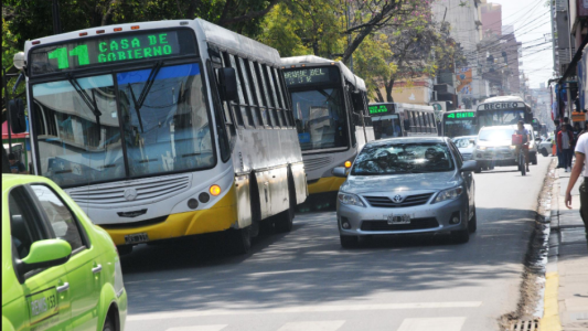 Colectivos: El paro seguirá al menos hasta mañana