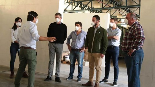 Jatón recorrió industrias y obras en construcción para monitorear los protocolos