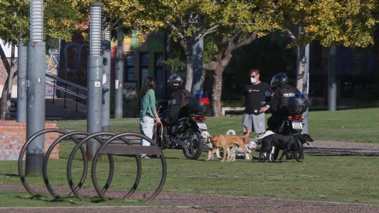 Autorizan salidas breves para caminatas de esparcimiento en Santa Fe y Rosario